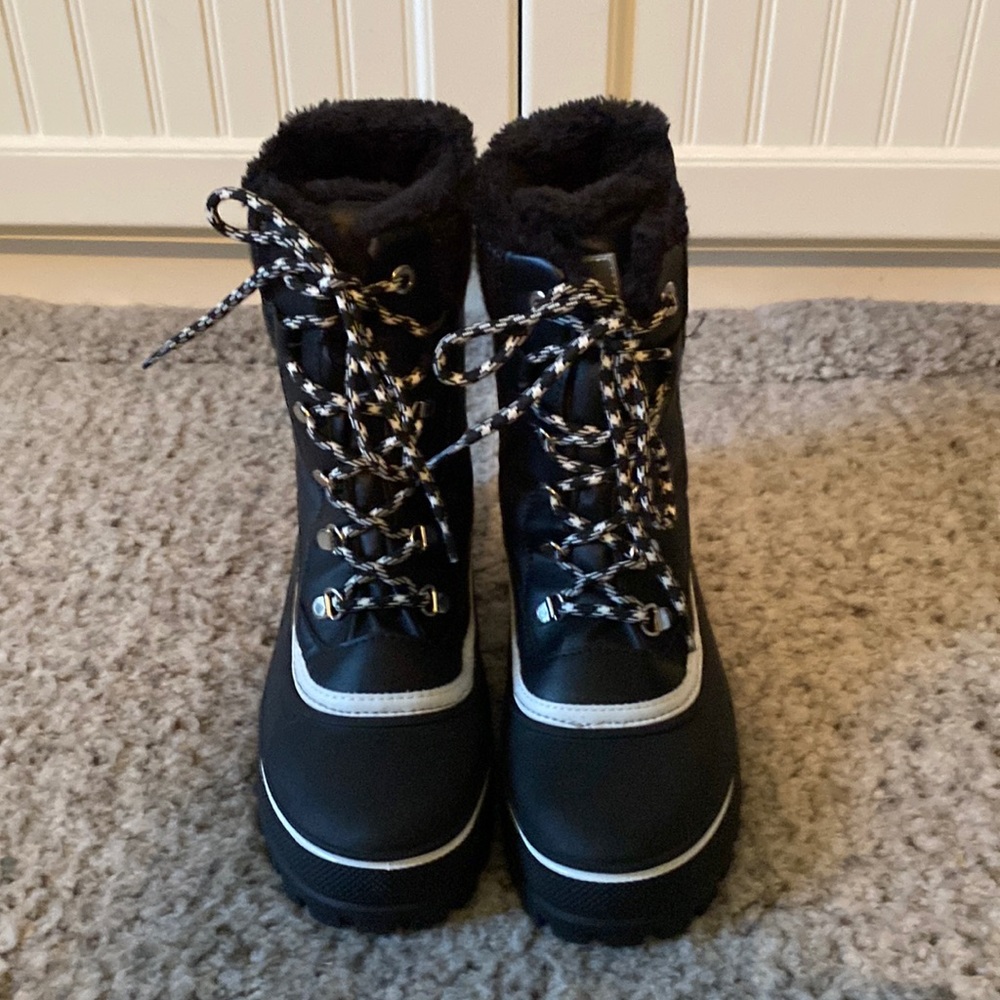 Brand new, Storm, by Cougar snow boots.
